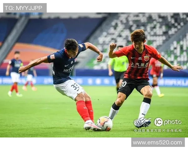 2015年中超巅峰对决上港与恒大激情碰撞引发的足球盛宴