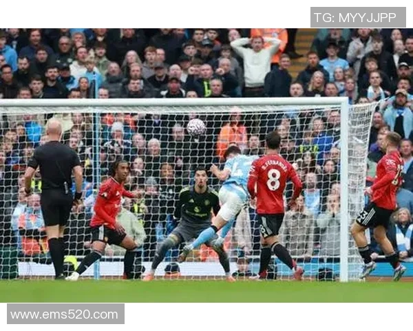 2012年英超曼联与曼城巅峰对决回顾激情四溢的曼彻斯特德比战 2012年英超曼联与曼城巅峰对决回顾激情四溢的曼彻斯特德比战