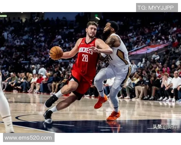 2017年NBA季后赛老鹰与火箭激战回顾精彩瞬间与球员表现分析