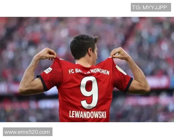 莱万回归拜仁遭球迷嘘声四起感叹忘恩负义情何以堪