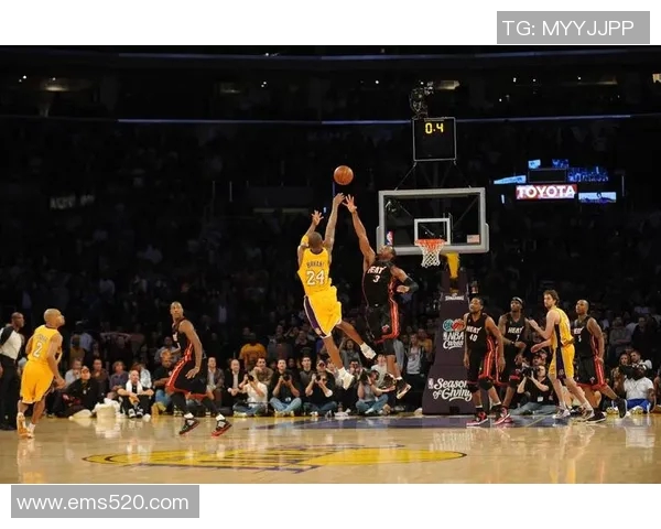 2007年湖人与太阳的激烈对决回顾：篮球历史上的经典时刻与战术较量